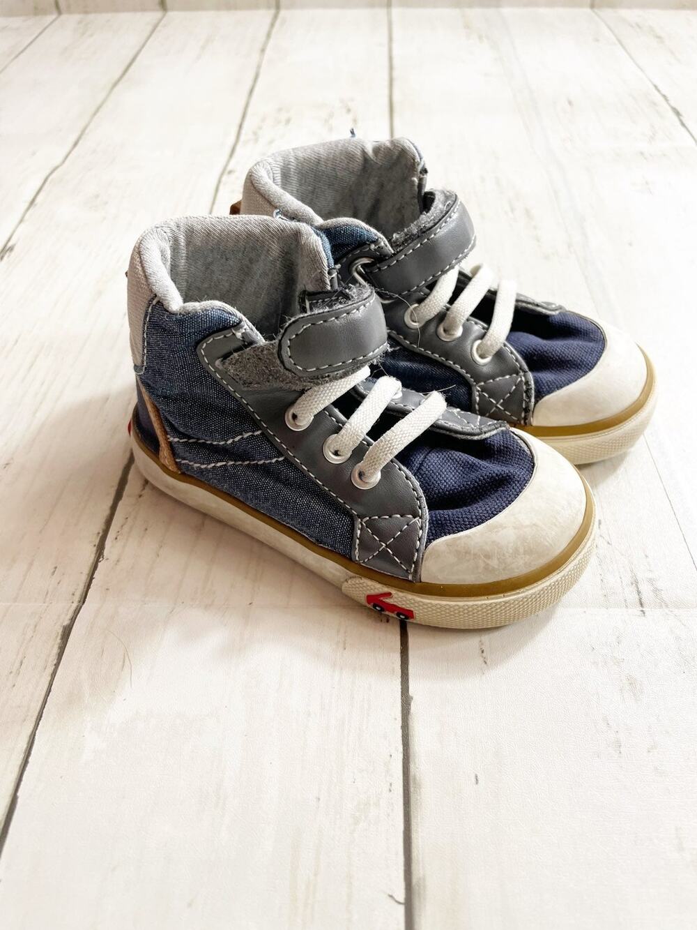 See Kai Run Hightop Sneaker Size 6
